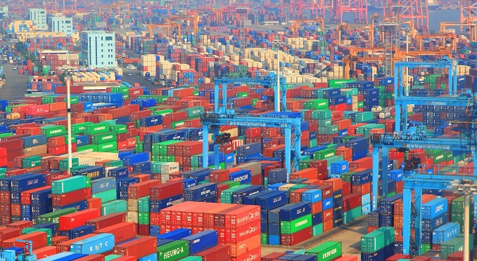 Một góc cảng Busan, cảng lớn nhất của Hàn Quốc. Ảnh: AFP