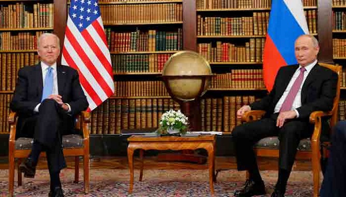Tổng thống Mỹ Joe Biden (bìa phải) và Tổng thống Nga Vladimir Putin trong cuộc gặp thượng đỉnh ngày 16/6/2021 tại Biệt thự cổ Villa la Grange, Geneva. Ảnh: AFP