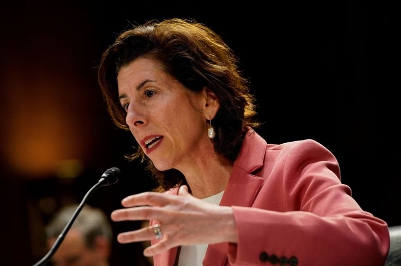 Bộ trưởng Thương mại Mỹ Gina Raimondo. Ảnh: Reuters