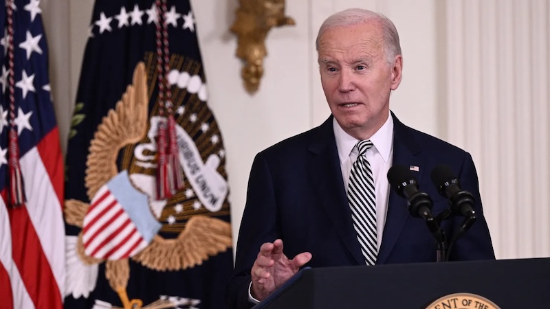  Tổng thống Mỹ Joe Biden có bài phát biểu về việc thúc đẩy phát triển và sử dụng trí tuệ nhân tạo một cách an toàn, bảo mật và đáng tin cậy tại Nhà Trắng vào ngày 30/10/2023. Ảnh: AFP