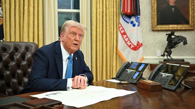 Tổng thống Mỹ Donald Trump phát biểu với báo chí sau khi ký sắc lệnh hành pháp tại Phòng Bầu dục của Nhà Trắng vào ngày 31/1/2025. Ảnh: AFP