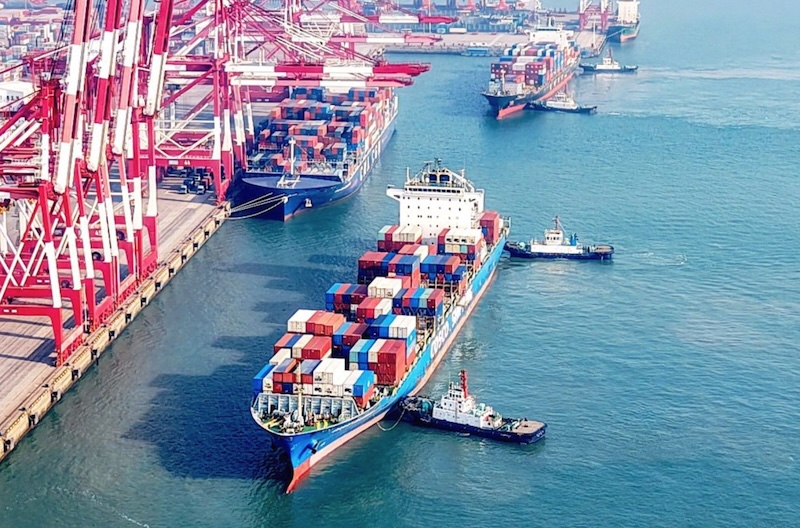  Các tàu container neo đậu tại cảng Thanh Đảo, tỉnh Sơn Đông, Trung Quốc. AFP: AFP