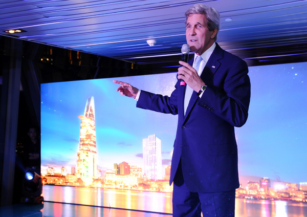 Ông John Kerry chia sẻ cảm nghĩ về chuyến thăm Tp. Hồ Chí Minh tại bữa tiệc