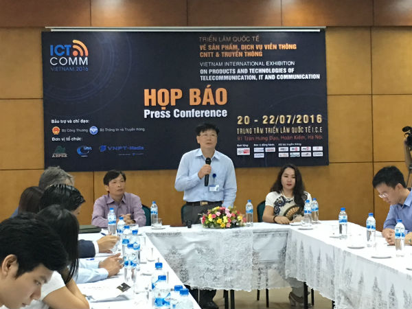 Viet Nam ICT Comm 2016 sẽ được tổ chức tại Trung tâm Triển lãm quốc tế ICE, 91 Trần Hưng Đạo, Hà Nội, trong 03 ngày (20-22/7/2016) và Triển lãm online 365 ngày trên website  www.ictcomm.vn