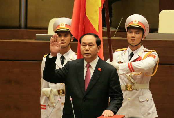 Chủ tịch nước Trần Đại Quang tuyên thệ sau khi tái đắc cử nhiệm kỳ 2016-2021. Ảnh: Đức Thanh.