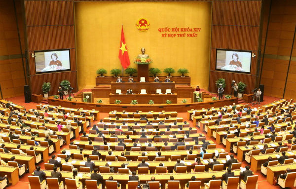 Sau 8 ngày làm việc khẩn trương, nghiêm túc, Quốc hội nước Cộng hòa xã hội chủ nghĩa Việt Nam đã hoàn thành tốt đẹp chương trình làm việc của kỳ họp thứ nhất, kỳ họp mở đầu của nhiệm kỳ Quốc hội khóa XIV.
