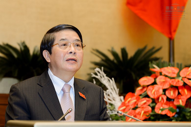 ÔngChủ nhiệm Uỷ ban tài chính, ngân sách của Quốc hội Nguyễn Đức Hải trình bày Báo cáo thẩm tra kế hoạch tài chính 5 năm tại kỳ họp thứ 2, Quốc hội khóa XIV.