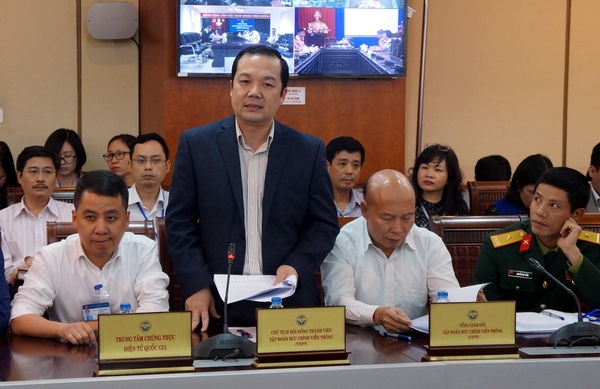 Tổng Giám đốc VNPT Phạm Đức Long báo cáo kết quả kinh doanh của Tập đoàn tại Hội nghị