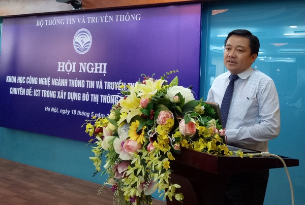 Phó Tổng Giám đốc VNPT Huỳnh Quang Liêm chia sẻ phương pháp tiếp cận và định hướng của VNPT trong xây dựng đô thị thông minh tại Việt Nam. 