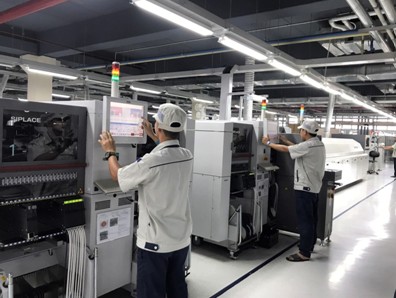 Một góc dây chuyền sản xuất tại nhà máy sản xuất số 2 của VNPT tại Khu công nghệ cao Hòa Lạc. 