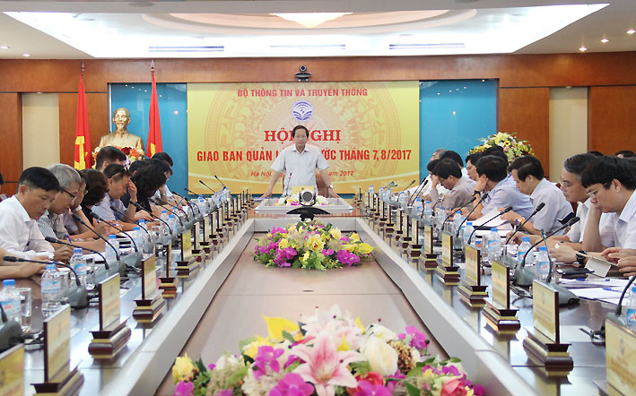 Bộ trưởng Bộ TT&TT Trương Minh Tuấn chỉ đạo hội nghị. Ảnh: Xuân Lộc/Mic.gov.vn 