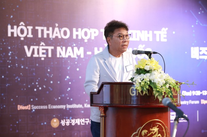 Ông Lee Soo Man, Chủ tịch SM Entertainmen chia sẻ kế hoạch hợp tác tại Việt Nam.