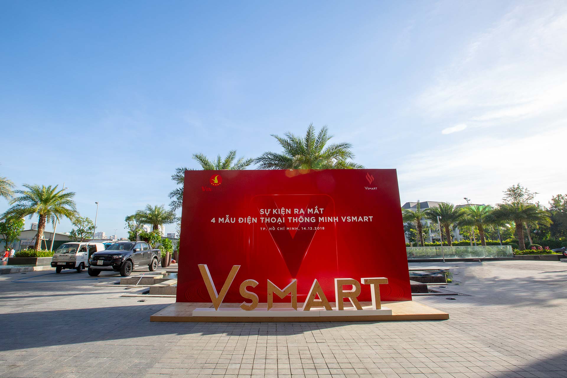 Sự kiện ra mắt 4 mẫu điện thoại thông minh Vsmart đầu tiên sẽ được tổ chức trong khuôn viên tòa nhà cao nhất Việt Nam Landmark 81 – Tp. HCM  từ 16h chiều nay (14/12).