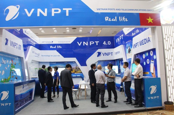 Khu trưng bày của VNPT tại triển lãm Lao ICT Expo 2019 nhận được sự quan tâm của các đối tác tại Lào