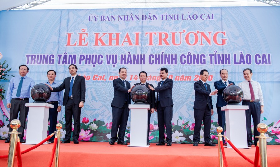 Ấn nút khai trương 