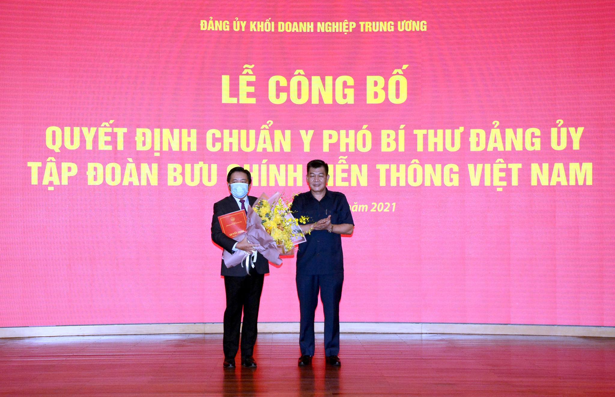 ông Huỳnh Quang Liêm, Ủy viên Ban Thường vụ Đảng ủy, Thành viên HĐTV, Tổng Giám đốc Tập đoàn giữ chức Phó bí Thư Đảng ủy Tập đoàn VNPT nhiệm kỳ 2020-2025