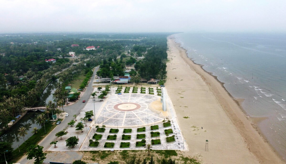 Bãi biển Nghi Xuân có tiềm năng phát triển du lịch nghỉ dưỡng.