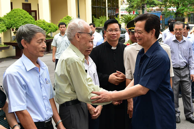 Thủ tướng Nguyễn Tấn Dũng tiếp xúc cử tri tại Hải Phòng ngày 6/7/2015