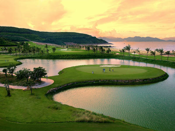 Sân gôn Vinpearl Golf Club Nha Trang – sân gôn trên đảo Hòn Tre – Nha Trang