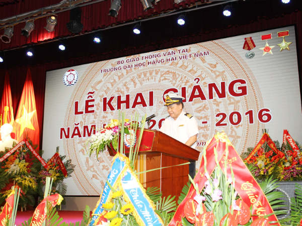 PGS.TS Lương Công Nhớ, Hiệu trưởng Trường Đại học Hàng Hải phát biểu tại lễ khai giảng năm học mới