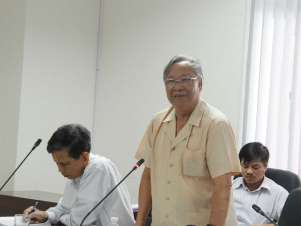 Bác sĩ Trịnh Lương Trân – Nguyên Giám đốc BV Ung thư Đà Nẵng cũ (nay là BV Ung bướu Đà Nẵng) phát biểu ý kiến trong sáng 8/10.