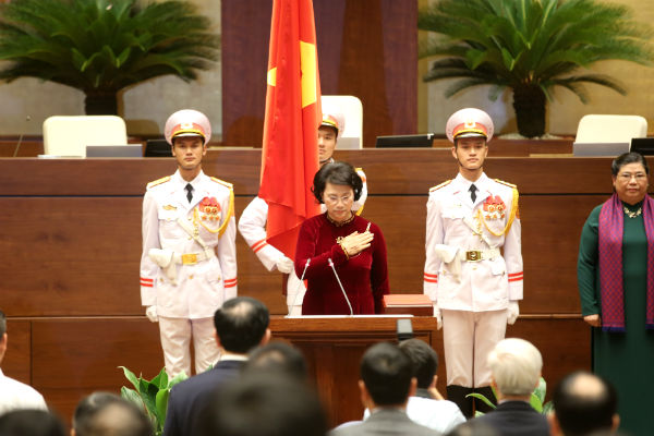 Chủ tịch Quốc hội khóa XIV Nguyễn Thị Kim Ngân tuyên thệ nhậm chức (ảnh: Đức Thanh)