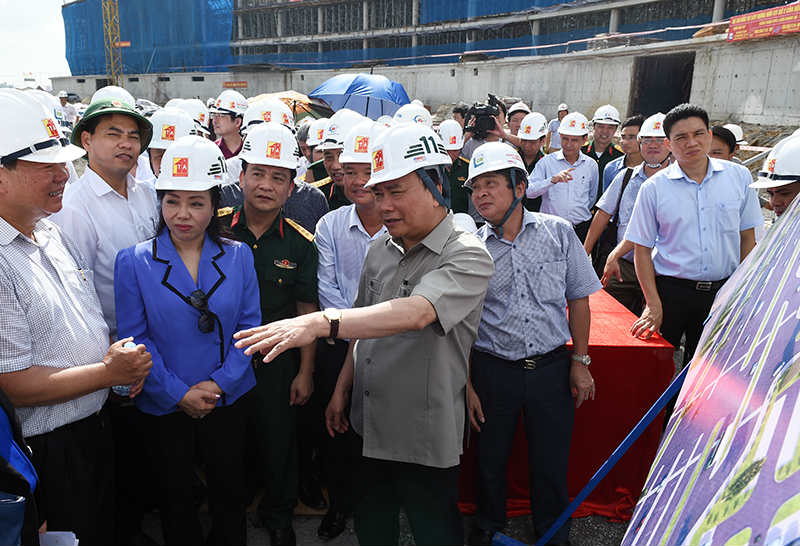 Thủ tướng khảo sát công trường xây dựng Bệnh viện Bạch Mai cơ sở 2 tại Hà Nam