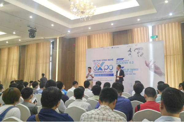 Các diễn giả tại sự kiện cho rằng, nhân sự IT người Việt có rất nhiều lợi thế trong các công việc liên quan đến lập trình, nhưng cần trau dồi ngoại ngữ, tiếp cận công nghệ mới từ nước ngoài