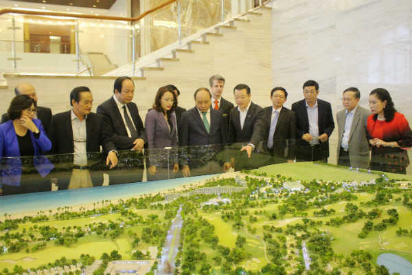 Thủ tướng Nguyễn Xuân Phúc cùng đoàn làm việc Chính phủ thăm quần thể du lịch nghỉ dưỡng sinh thái FLC Quy Nhơn