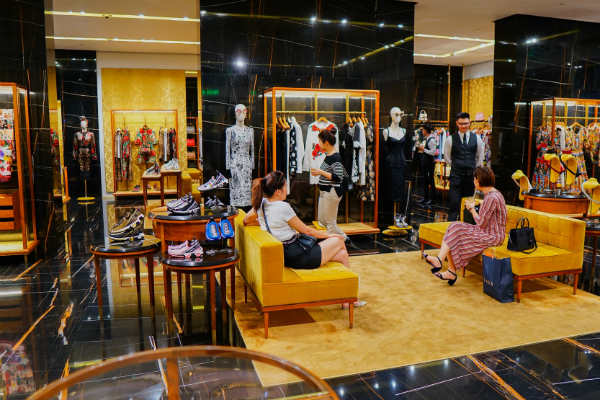 Cửa Hàng Dolce&Gabbana – toạ lạc ở trung tâm Sài Gòn (Rex Shopping Arcade)
