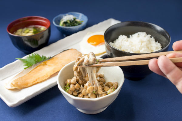 Enzym nattokinase phòng đột quỵ có trong món natto và sản phẩm NattoEnzym.