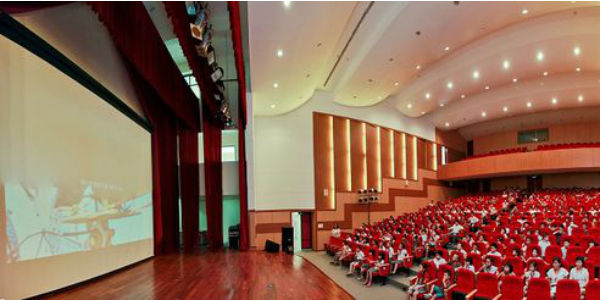 Nhà biểu diễn hiện đại của Hanoi Academy với sức chứa lên đến 500 người.