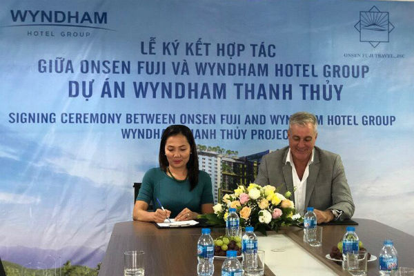 Lễ ký kết hợp tác giữa Onsen Fuji và Wyndham Hotel Group