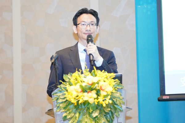 Bácsĩ Wu Yi-Chia – Đại diện Bệnh viện tưởng niệm Chung-Ho giới thiệu