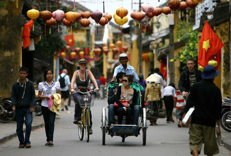 Du khách quốc tế đến Việt Nam tăng trưởng kỷ lục trong một thập kỷ từ 2008 đến 2018.