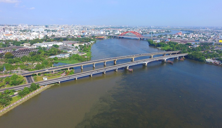 Cầu Bình Triệu cửa ngõ Sài Gòn vắng lặng trong những ngày cách ly toàn xã hội