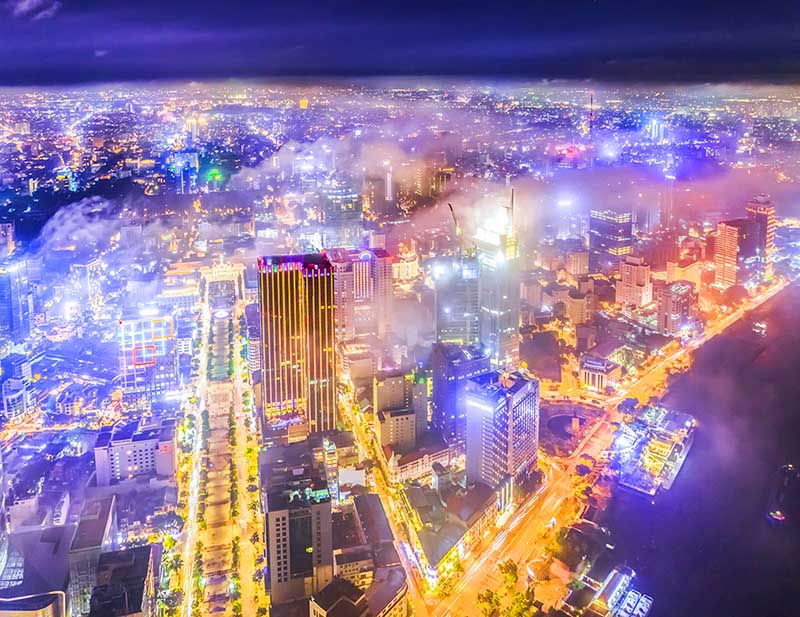 Sài Gòn như trỗi dậy trong trạng thái bình thường mới