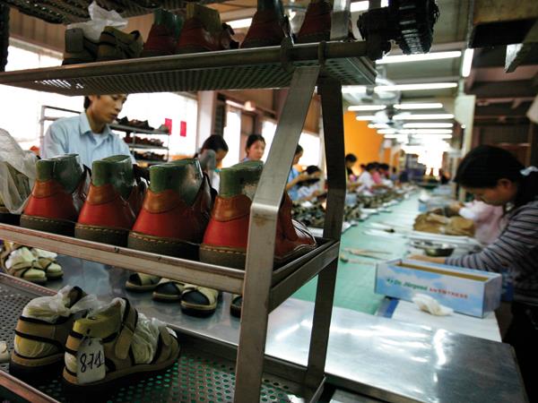 Hiện ngành da giày được hưởng lợi rất nhiều thông qua các hiệp định, ưu đãi thương mại dành cho Việt Nam	. Ảnh: Đức Thanh