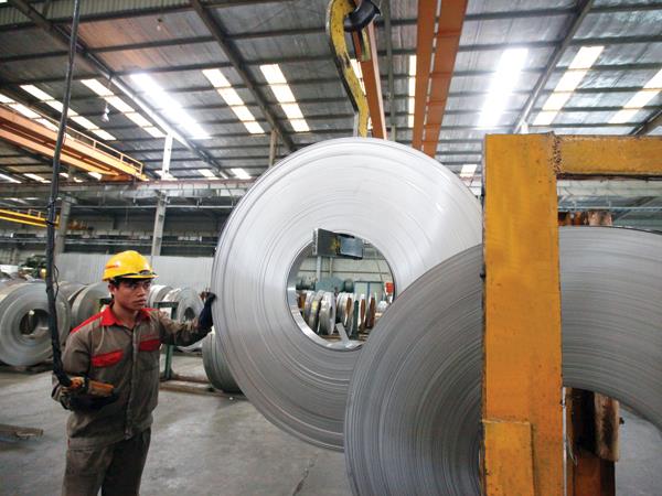 Chỉ số sản xuất công nghiệp (IIP) 6 tháng đầu năm 2015 ước tăng 9,6% so với cùng kỳ 2014 là chỉ dấu rõ nhất cho sự trở lại của sản xuất công nghiệp. Ảnh: Đức Thanh 