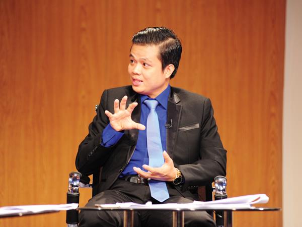 Ông Bùi Ngọc Hùng, Giám đốc Công ty TNHH Thương mại và Dịch vụ Hùng Vân trong vị trí người chơi