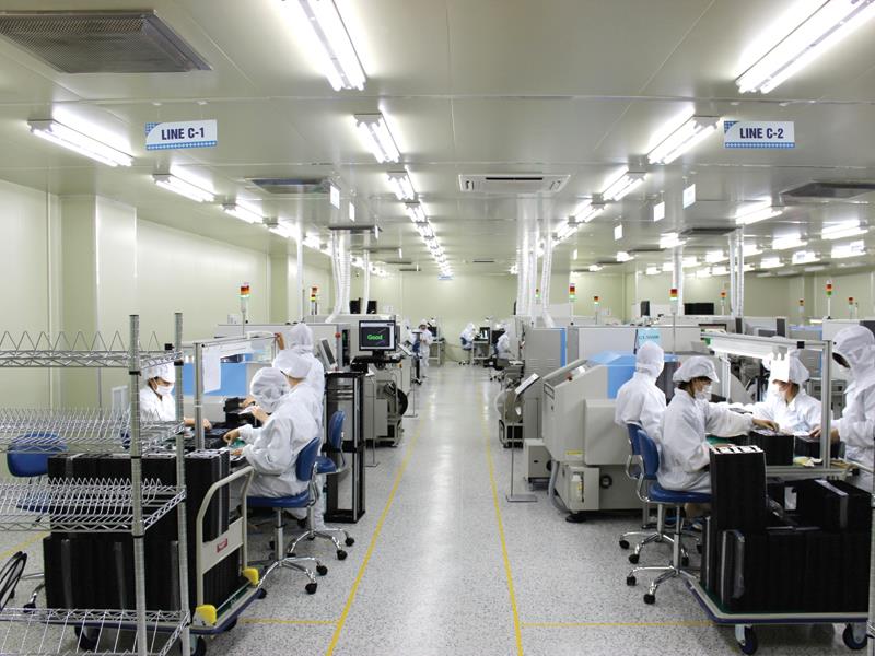 Phòng sạch trong dây chuyền SMT tại nhà máy của Công ty TNHH 4P tại Hưng Yên