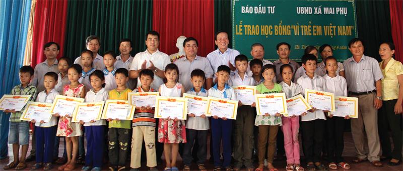 Học bổng Giải golf Vì trẻ em Việt Nam giúp nuôi dưỡng giấc mơ, hoài bão của những em học sinh nghèo vượt khó