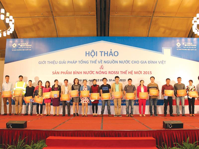 Tân Á Đại Thanh vừa tổ chức chuỗi 13 hội thảo “Giới thiệu giải pháp tổng thể về nguồn nước cho gia đình Việt và giới thiệu sản phẩm bình nước nóng Rossi thế hệ mới 2015”