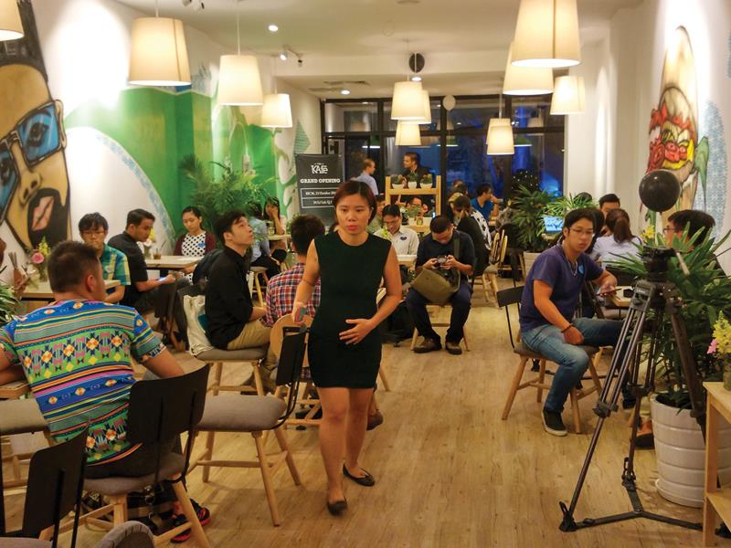 Trong vòng 3 tháng tới, The KAfe dự kiến mở 26 cửa hàng ở TP.HCM và Hà Nội, riêng TP.HCM sẽ khoảng 8-10 cửa hàng
