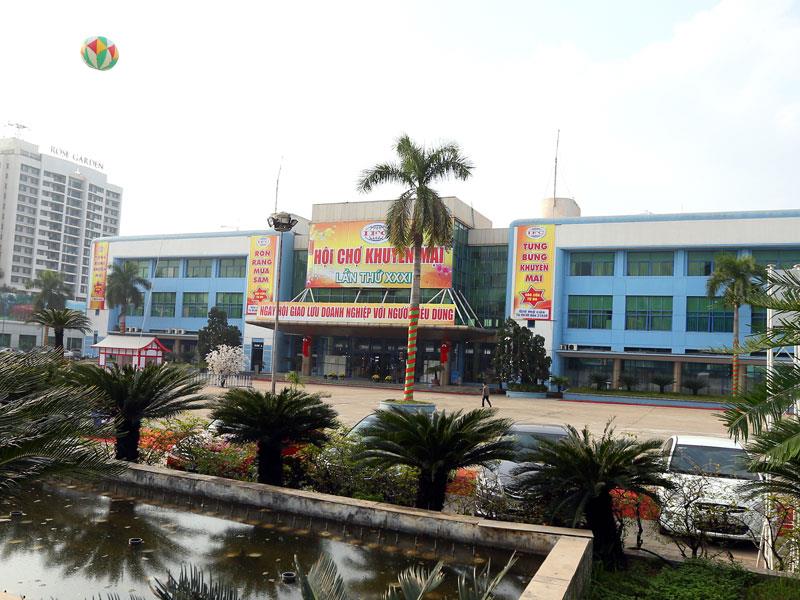 Nhờ nằm ở vị trí đất vàng, Trung tâm Hội chợ Triển lãm Việt Nam đã giải quyết được lô cổ phần “ế”                                                                                                                  ảnh: đức thanh