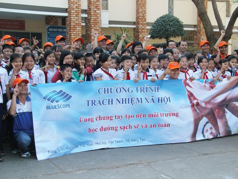 NS BlueScope Việt Nam tổ chức nhiều hoạt động thiện nguyện về an toàn học đường