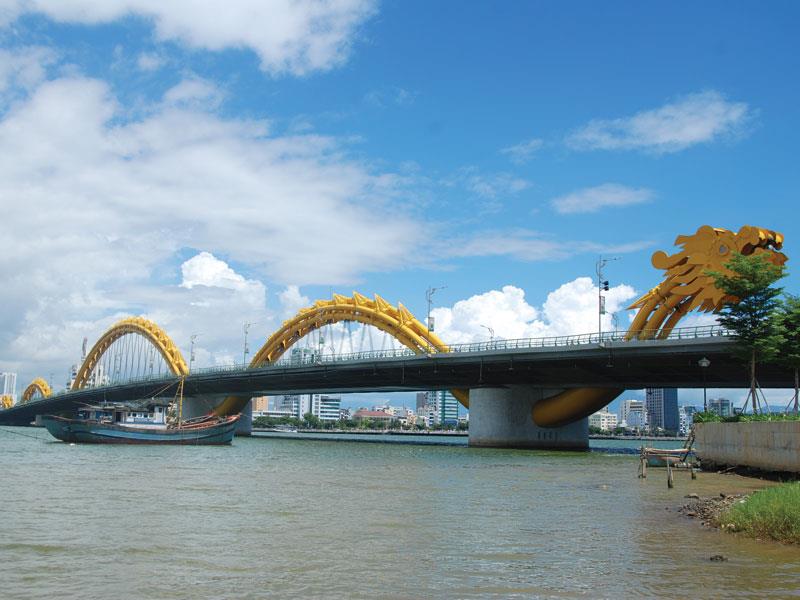 Cầu Rồng trên sông Hàn - một điểm nhấn của Thành phố Đà Nẵng