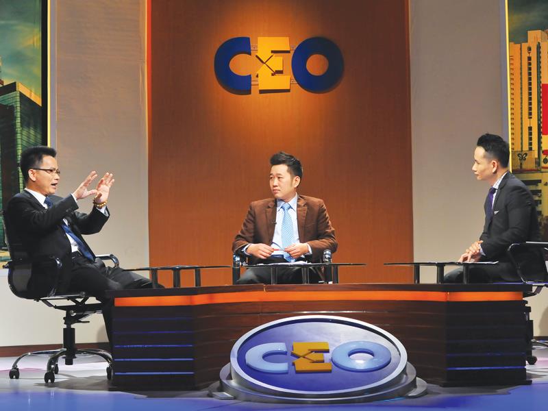 Ông Nguyễn Hoàng Nam, Giám đốc Sàn Giao dịch bất động sản INFO – Ocean Group (ngồi giữa) trong vai trò CEO của tình huống này