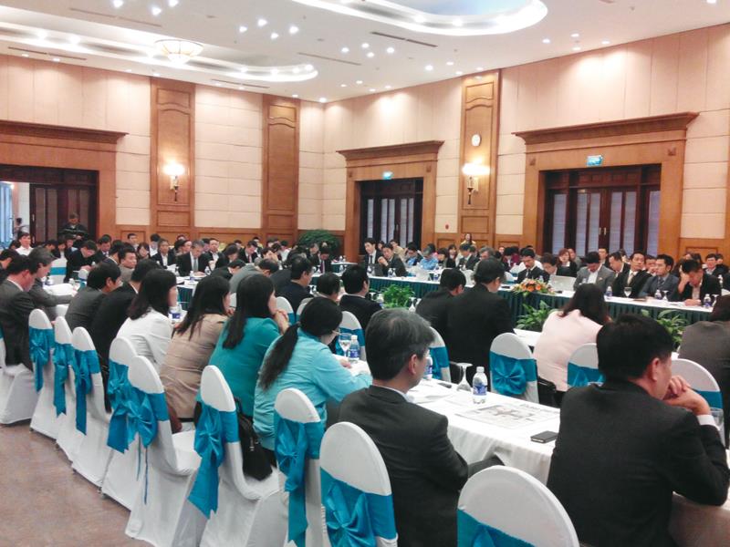 Đối thoại giữa lãnh đạo tỉnh Hải Dương với doanh nghiệp và nhà đầu tư. Ảnh: Thanh Tân
