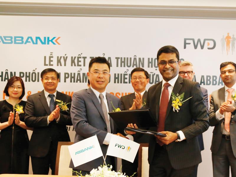 FWD và ABBank ký kết hợp tác phân phối sản phẩm bảo hiểm - ngân hàng